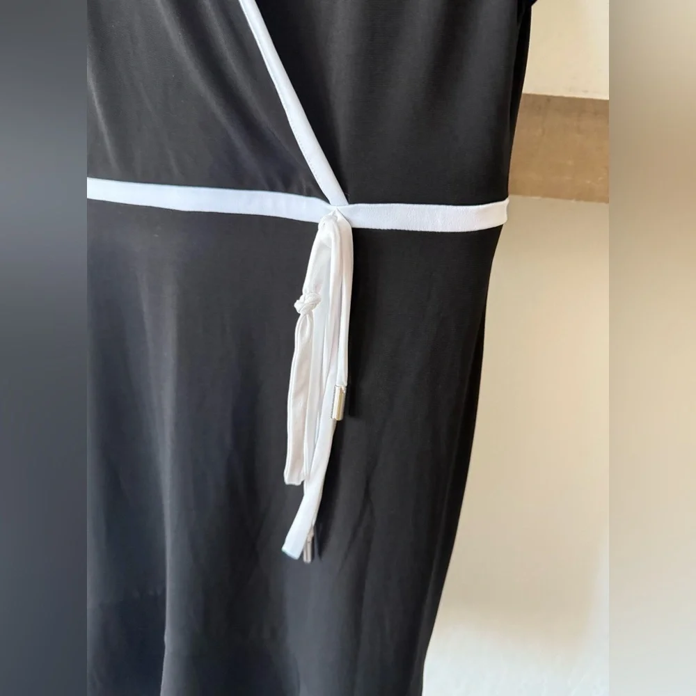 Michael Kors|Black faux Wrap Dress with White Trim,NWT in size medium•••Classic - Picture 7 of 12